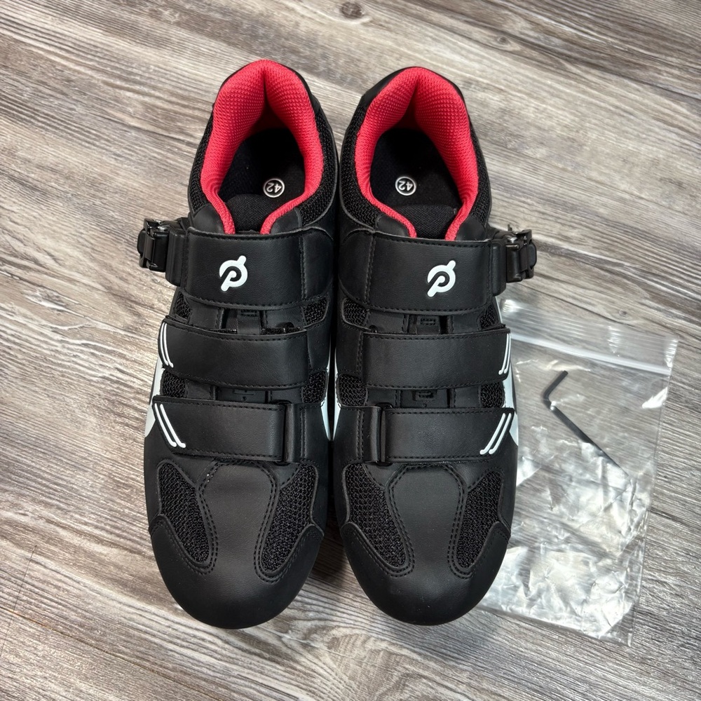 Peloton Cycling Shoes Size EU 42 Womens 11  Mens 9 With Cleats Black & Red